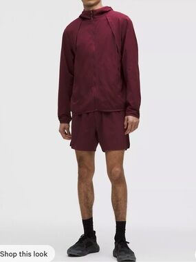 Lululemon Mile Maker Ripstop Short 6" Lined    Burgundy